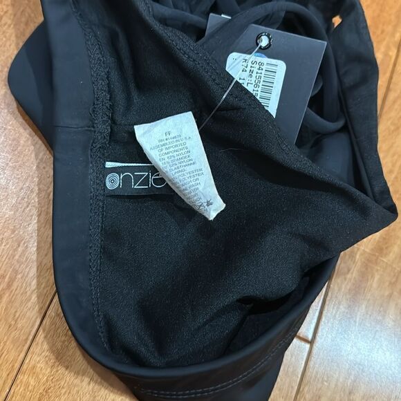 NWT Onzie chic black yago workout sports bra size L - Picture 8 of 9